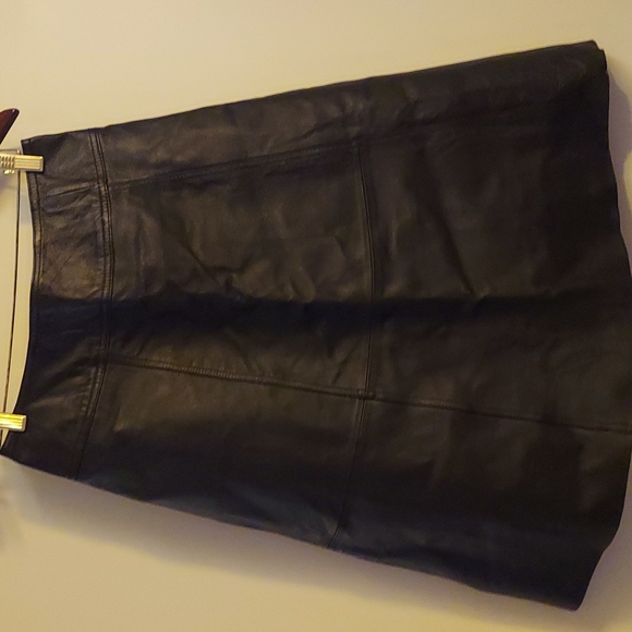 H&M Genuine Black Leather Skirt sz 6 tea length - Picture 3 of 9